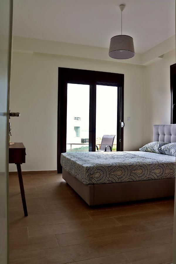 Sea Breeze Apartment Haraki Exterior photo